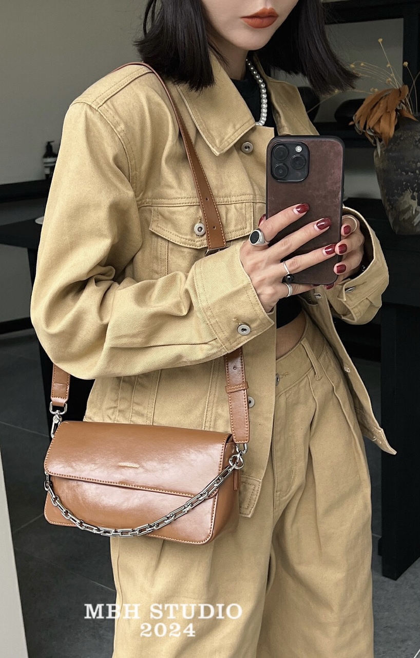 MBH Premium Chain Mini Square Crossbody Shoulder Bag with Strap