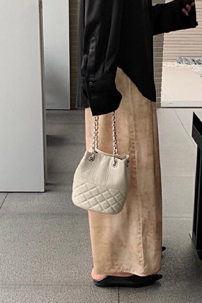 MBH Oil Wax Leather Quilted Bucket Bag with Chain Strap - Image 5